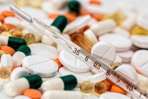 抗生物質服用中でも脱毛治療は受けられる？