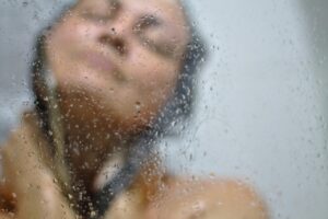 照射面の穴形状による打ち漏れの影響とは？